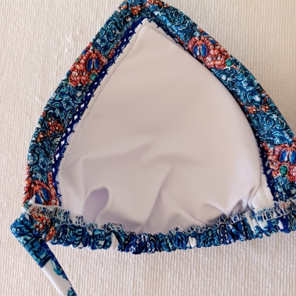 VENUS Diamond Stitch Triangle Bikini Top, size A - Picture 5 of 10